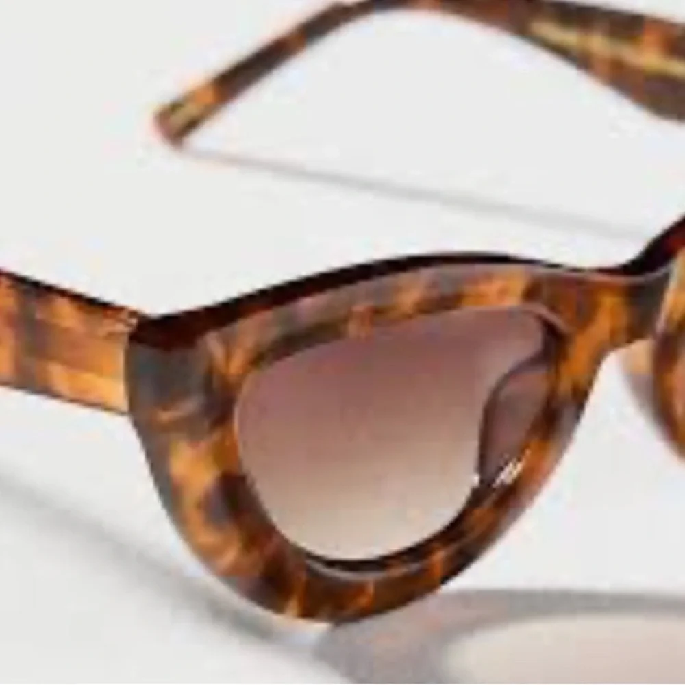 Anthropologie Reality anew WTag Tortoise Shell Sunglasses